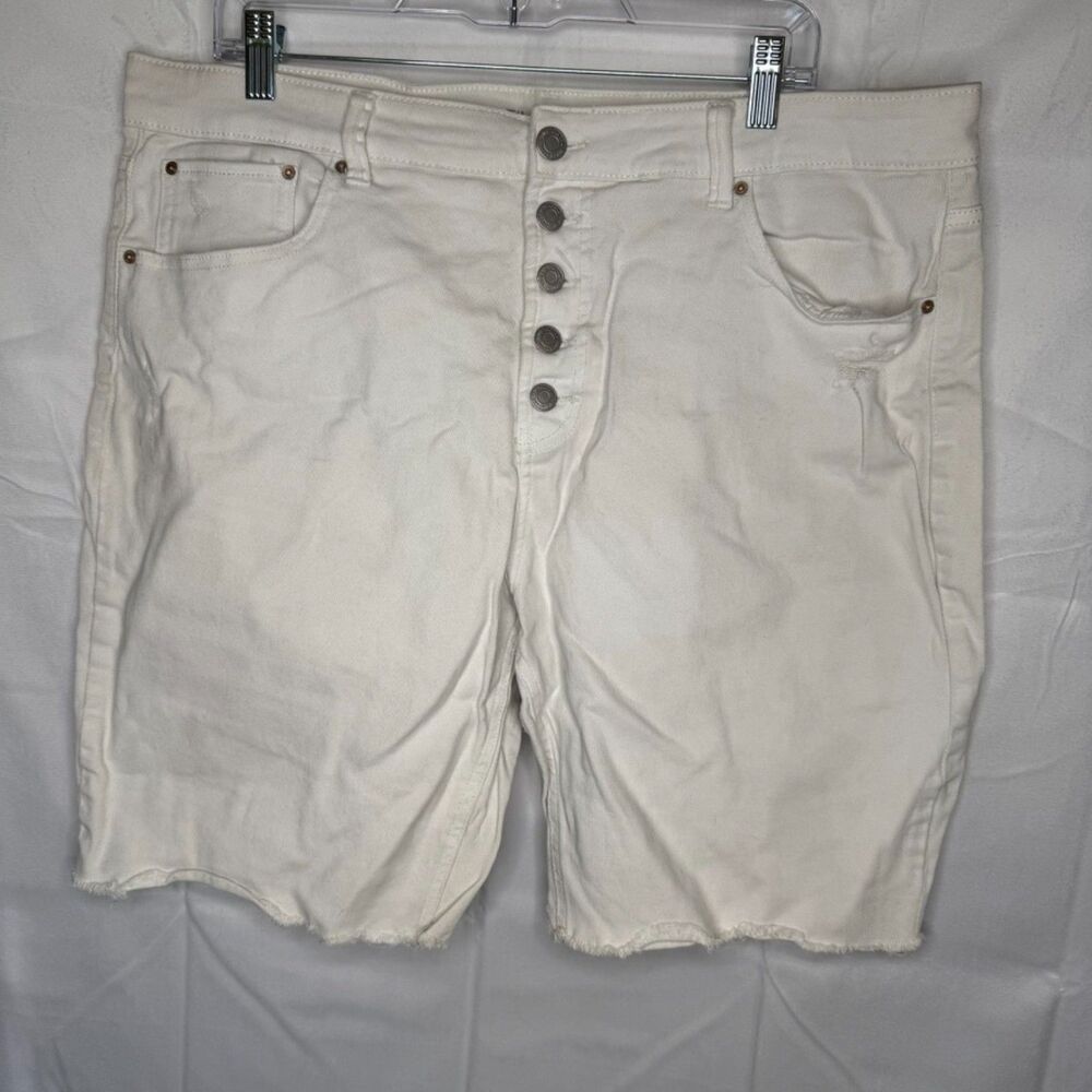 Time and Tru Button Up High Rise Shorts- White 20